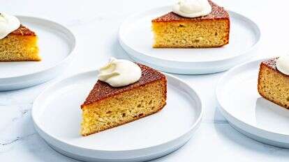 עוגת דבש עם פריחת תפוז | סקוט סוצ'מן עבור הוושינגטון פוסט