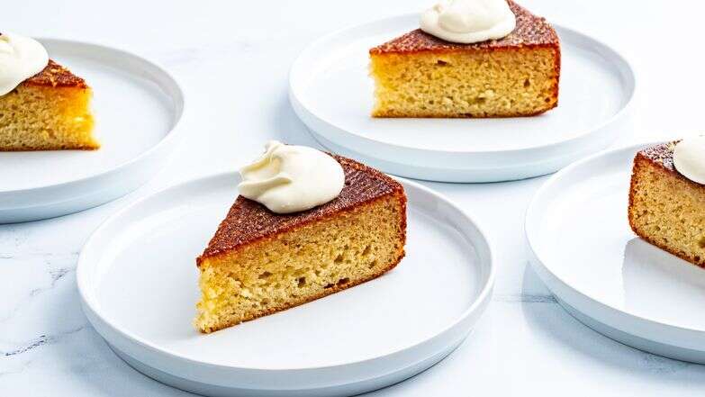 עוגת דבש עם פריחת תפוז | סקוט סוצ'מן עבור הוושינגטון פוסט