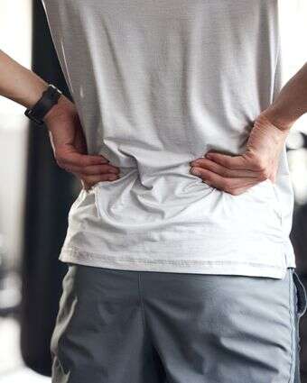 אימונים במכון כושר | שאטרסטוק