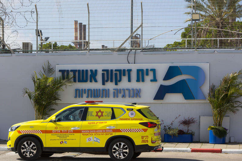 אסון בתי הזיקוק: שאפו גז שאינו חמצן בשל תקלה בחליפת המגן