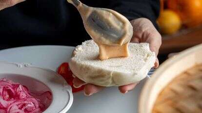 באן | גיא אשכנזי, Agency Karela