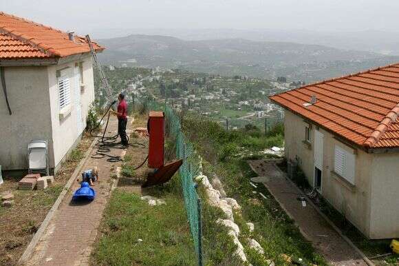 "אם הייתה ספרות, תרבות ותקשורת ימנית, לא היינו צריכים לדון בשאלה איך חוזרים". חומש, ,2005 חודשים לפני ההתנתקות | דוד סילברמן, גטי אימג'ס
