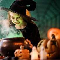 מכשפה | שאטרסטוק