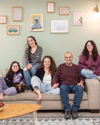 נדלן משפחת אילוז דף הבית | אביטל הירש