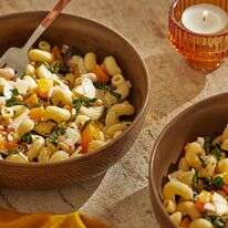 סלט פסטה עם דלעת וגבינה שמוכן מראש | טום מקורקל; עיצוב אוכל מאת ג'ינה ניסטיקו עבור הוושינגטון פוסט