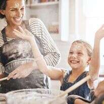 בישול עם ילדים | שאטרסטוק