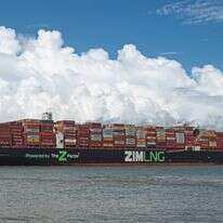 אוניית משא של חברת צים | שאטרסטוק