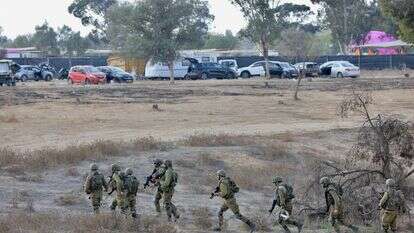 חיילים בחניון רעים ב9 באוקטובר 2023 | אורן כהן