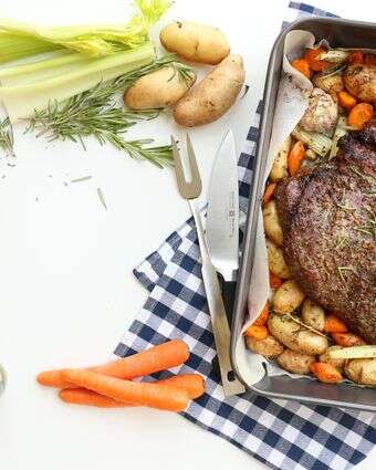 הרוסטביף שתמיד מצליח: רך, עסיסי ועם ירקות בתבנית אחת | אפרת ליכטנשטט