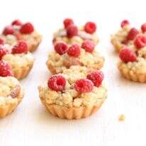 ביס אחד ואתם בפריז: טארטלטים חמאתיים מושלמים | אפרת ליכטנשטט ביס אחד ואתם בפריז: טארטלטים חמאתיים מושלמים | אפרת ליכטנשטט