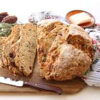 מתוק־מלוח מושלם: לחם ביתי ריחני בלי שמרים | אפרת ליכטנשטט מתוק־מלוח מושלם: לחם ביתי ריחני בלי שמרים | אפרת ליכטנשטט