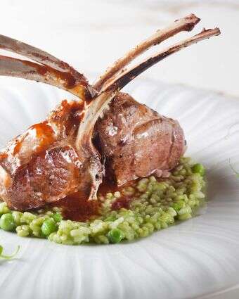 מנת בשר במסעדת הקומה ה-11 | דניאל לילה מנת בשר במסעדת הקומה ה-11 | דניאל לילה