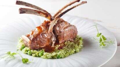 מנת בשר במסעדת הקומה ה-11 | דניאל לילה