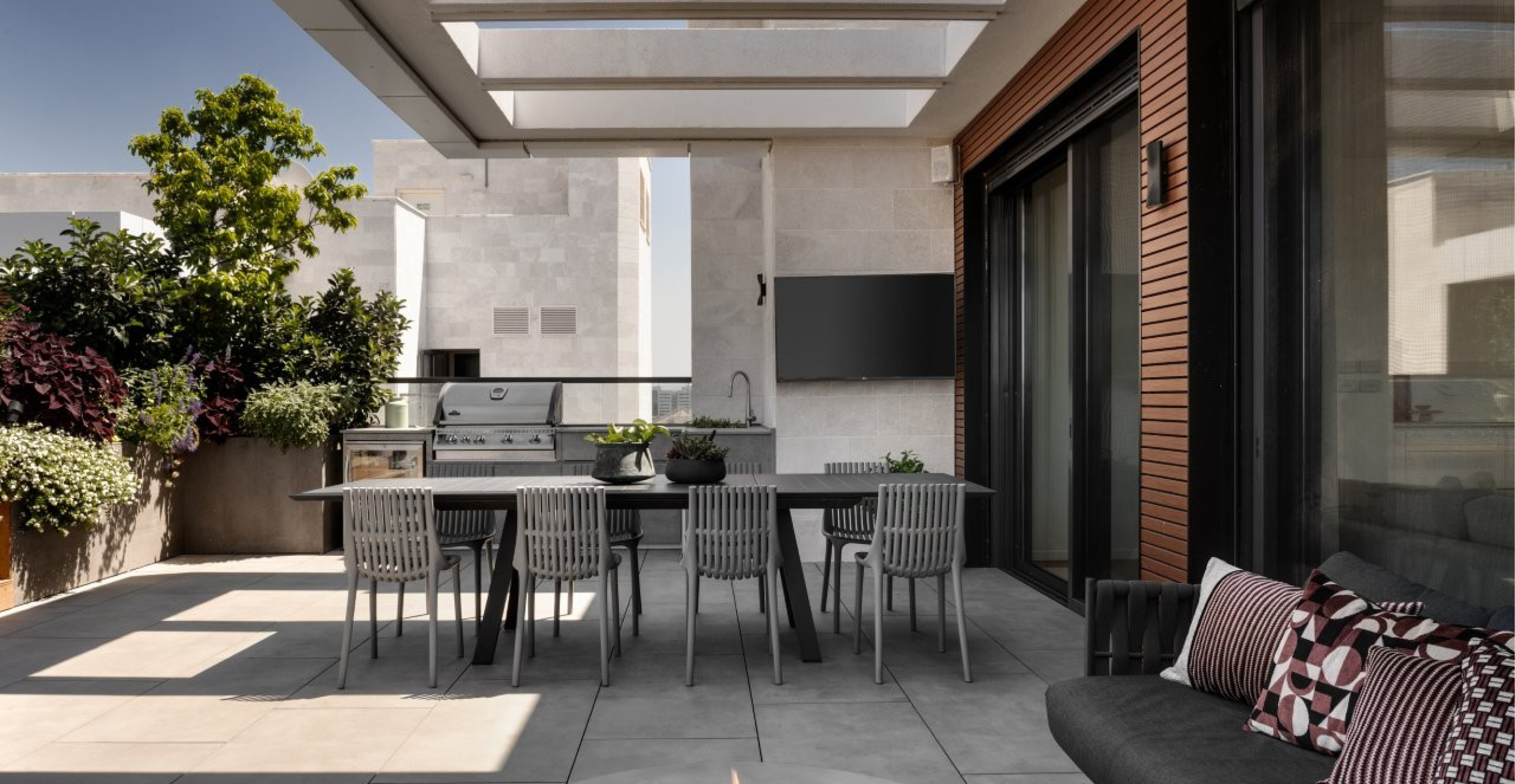 עודד סמדר, מעצבת פנים: נועה קופרמן