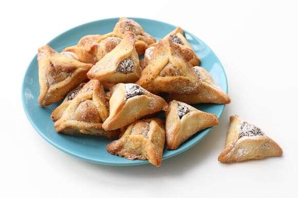 רכות מבפנים ופריכות בחוץ: אוזני המן מנצחות | אפרת ליכטנשטט רכות מבפנים ופריכות בחוץ: אוזני המן מנצחות | אפרת ליכטנשטט