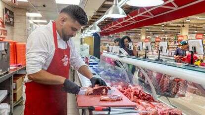 אגף בשר בסופרמרקט | יוסי אלוני, פלאש 90