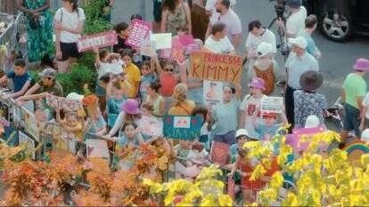 תופעת רשת בת־חלוף שכבר מתחילה לדעוך. מתוך הקדימון לסדרה "הילדים הם מלכים" | צילום מסך מיוטיוב