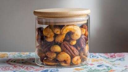 ב־30 דקות וזה מוכן: אגוזים מתובלים מושלמים למשלוח מנות | גיא אשכנזי, Agency Karela ב־30 דקות וזה מוכן: אגוזים מתובלים מושלמים למשלוח מנות | גיא אשכנזי, Agency Karela