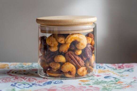 ב־30 דקות וזה מוכן: אגוזים מתובלים מושלמים למשלוח מנות | גיא אשכנזי, Agency Karela ב־30 דקות וזה מוכן: אגוזים מתובלים מושלמים למשלוח מנות | גיא אשכנזי, Agency Karela