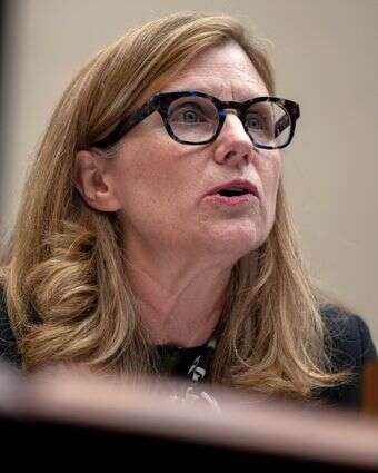 נשיאת אוניברסיטת פנסילבניה לשעבר, ליז מגיל | AP