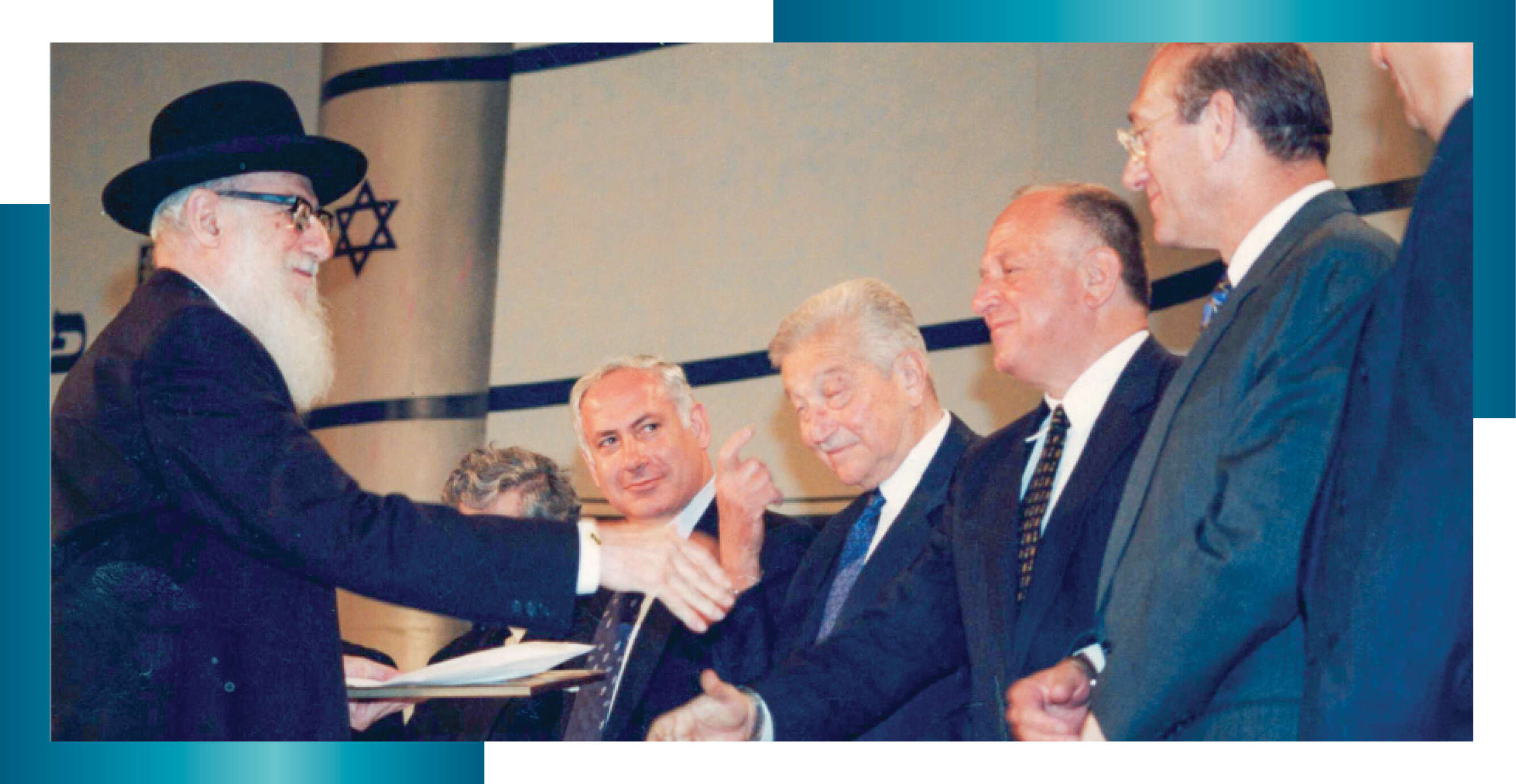 בטקס קבלת פרס ישראל, יום העצמאות תשנ"ז | מוקי שוורץ בטקס קבלת פרס ישראל, יום העצמאות תשנ"ז | מוקי שוורץ