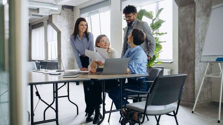 מרחב עבודה משותף | שאטרסטוק מרחב עבודה משותף | שאטרסטוק