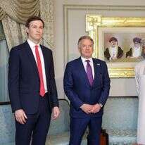 שליחיו של נשיא ארה"ב, ג'ארד קושנר וסטיב ויטקוף, 
השבוע עם שגריר עומאן באו"ם מוחמד אל־חסאן, במסגרת השיחות העקיפות עם איראן | איי.אף.פי