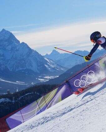 מיקלה שיפרין מתחרה בסלאלום לנשים באולימפיאדת החורף 2026 | AP מיקלה שיפרין מתחרה בסלאלום לנשים באולימפיאדת החורף 2026 | AP