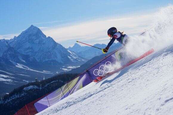 מיקלה שיפרין מתחרה בסלאלום לנשים באולימפיאדת החורף 2026 | AP