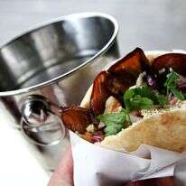 סביח | ניקי קלווין, פלאש 90