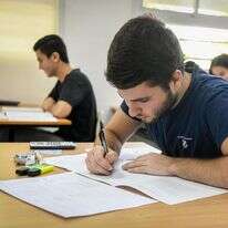 תלמיד תיכון בבגרות במתמטיקה | פלאש 90