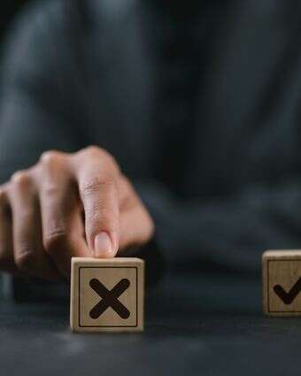 מותר ואסור אילוסטרציה | שאטרסטוק