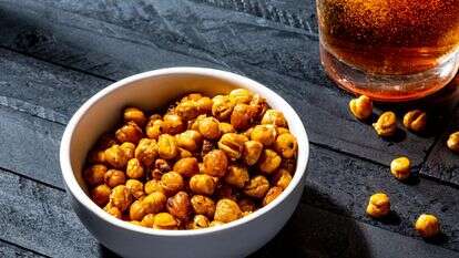 איך מכינים חומוס קלוי הכי פריך שיש | ריי לופז עבור הוושינגטון פוסט איך מכינים חומוס קלוי הכי פריך שיש | ריי לופז עבור הוושינגטון פוסט