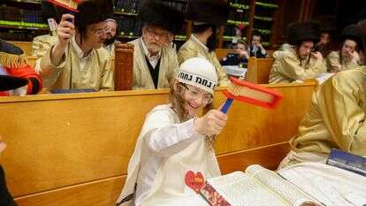 רעשנים בקריאת מגילת אסתר | יעקב לדרמן, פלאש 90 רעשנים בקריאת מגילת אסתר | יעקב לדרמן, פלאש 90