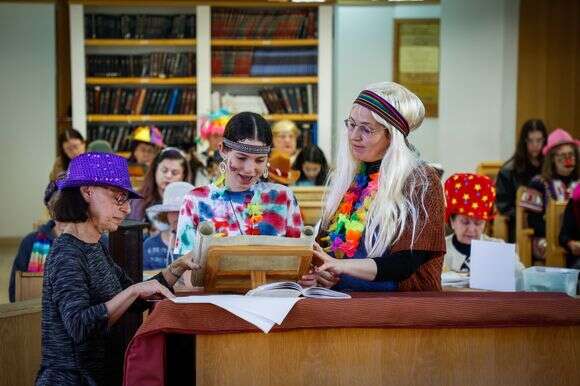 קריאת מגילת אסתר באפרת, 2024 | גרשון אלינסון, פלאש 90 קריאת מגילת אסתר באפרת, 2024 | גרשון אלינסון, פלאש 90