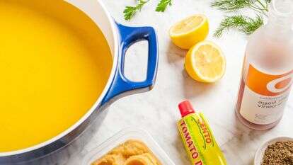 שדרגו את המרק שלכם עם רסק עגבניות, מיסו, עשבי תיבול, חומץ ומיץ לימון | ריי לופז, עיצוב אוכל מאת ליסה צ'רקסקי עבור הוושינגטון פוסט