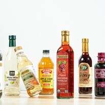 מדריך לחומץ וכיצד להשתמש בכל סוג | הוושינגטון פוסט מאת ריי לופז מדריך לחומץ וכיצד להשתמש בכל סוג | הוושינגטון פוסט מאת ריי לופז