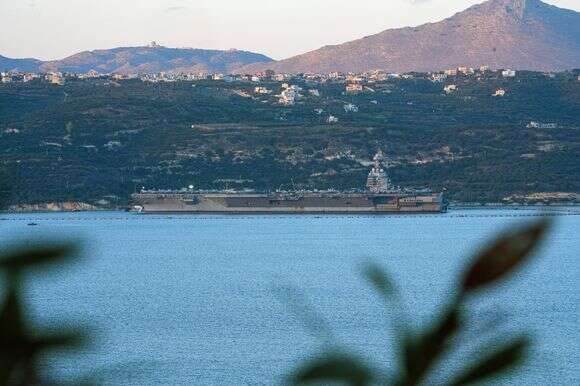 נושאת המטוסים פורד בחופי כרתים, מדרום ליוון, השבוע | אי.פי.איי