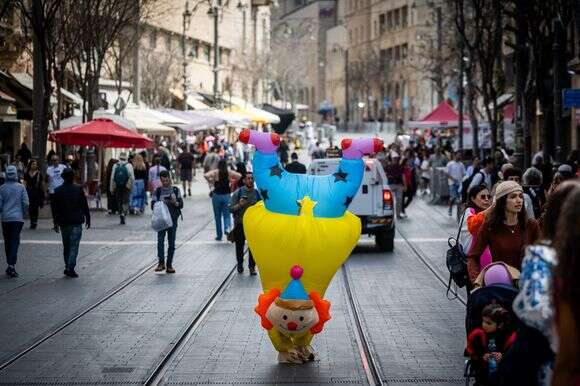 פורים בירושלים | חיים גולדברג פלאש 90