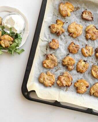 התוספת הכי קלה שתכינו השבוע: תפוחי אדמה דרוסים | אפרת ליכנטשטט