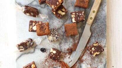 5 מרכיבים בלבד: חטיף תמרים שמחליף ממתק | אפרת ליכטנשטט 5 מרכיבים בלבד: חטיף תמרים שמחליף ממתק | אפרת ליכטנשטט