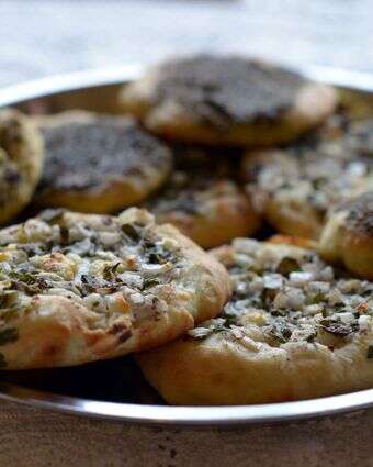 10 דקות בתנור וזה מוכן: מנקושי רך עם זעתר ושמן זית חדש | גיל אליהו ג'יני