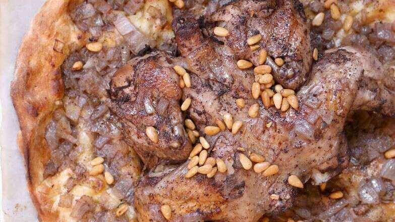 שולחן שבת מקבל שדרוג: מחמר צפוני עם סומק ובצל קונפי | אפרת ליכטנשטט