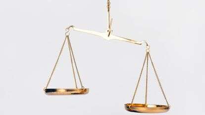 מאזניים | שאטרסטוק