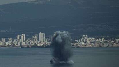 טיל איראני מתפוצץ בצפון הארץ | AP/ליאו קוראה טיל איראני מתפוצץ בצפון הארץ | AP/ליאו קוראה