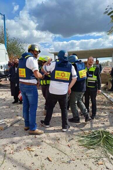 זירת הפגיעה בבית שמש | דוברות מד"א