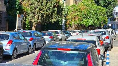 חנייה | שאטרסטוק