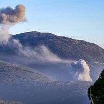 עשן עולה מאתר התקיפה האווירית הישראלית שכוונה אל אזור אל-קטראני בדרום לבנון | AFP