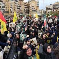 עצרת זיכרון שנערכה על ידי תומכי תנועת חיזבאללה המוסלמית השיעית בלבנון לאחר מותו של המנהיג העליון של איראן | AFP