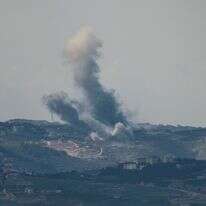 עשן עולה מאתר התקיפה האווירית הישראלית בדרום לבנון | AFP עשן עולה מאתר התקיפה האווירית הישראלית בדרום לבנון | AFP